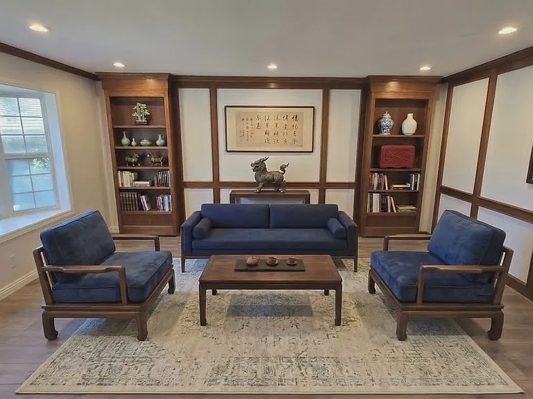 740 Katherine Ln — Photo 2