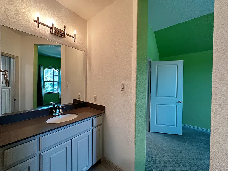 2042 Farmhouse Way — Photo 31