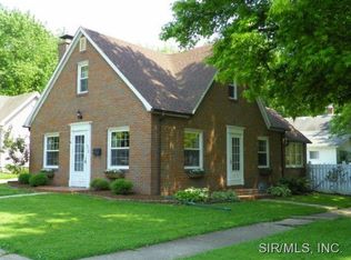 312 W Tremont St, Hillsboro, IL 62049