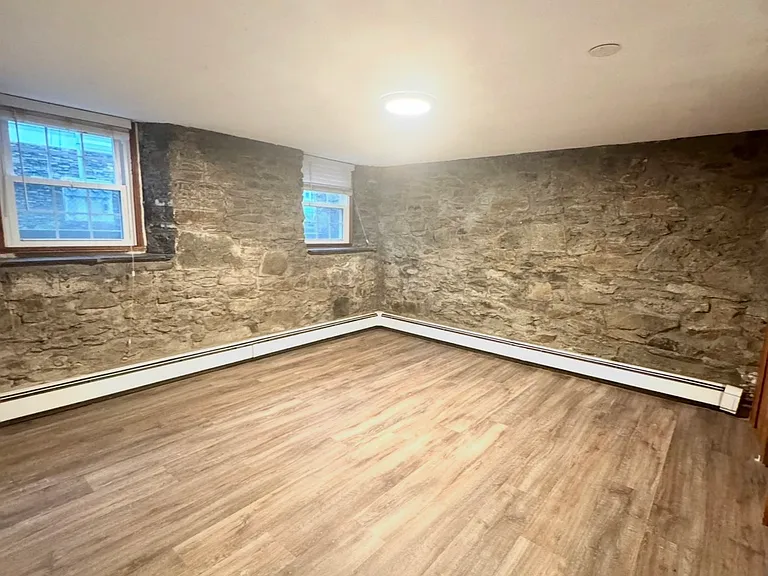 177 Transit St — Photo 4