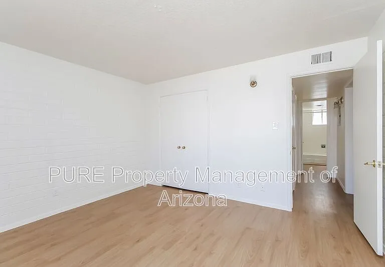 221 E 2nd Ave #9 — Photo 7
