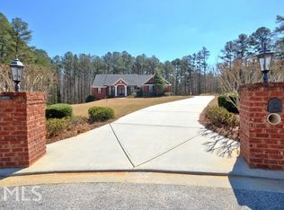 155 Quiet Waters Ln, Fayetteville, GA 30214