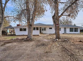 2110 Eagle Cir, Aurora, CO 80011