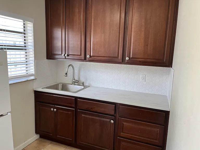 3116 W Dewey St — Photo 5