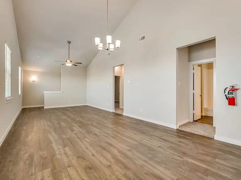 663 Wheatfield Dr — Photo 6