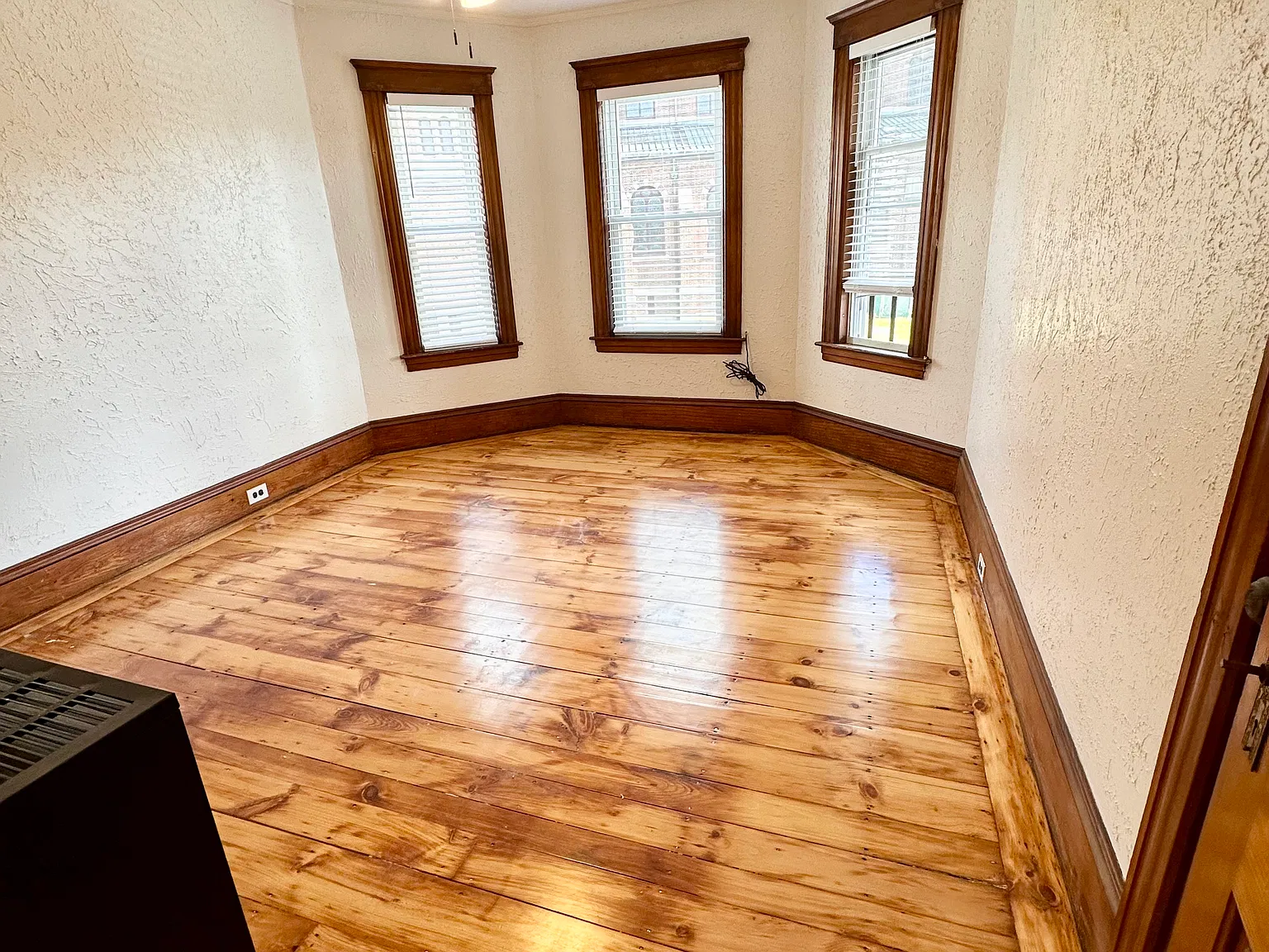 2 bed, 966 sqft, $1,895 — Photo 4