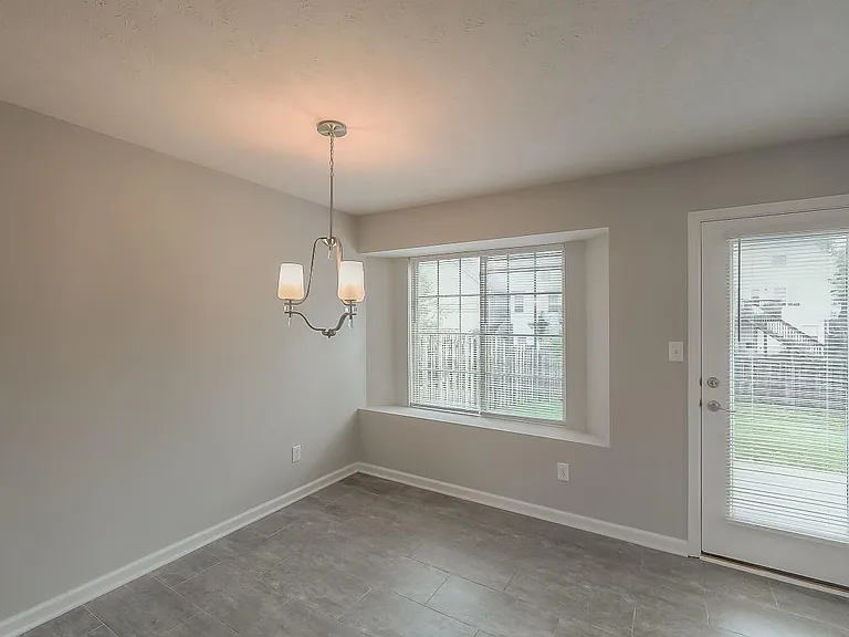 1140 Oatlands Park — Photo 6
