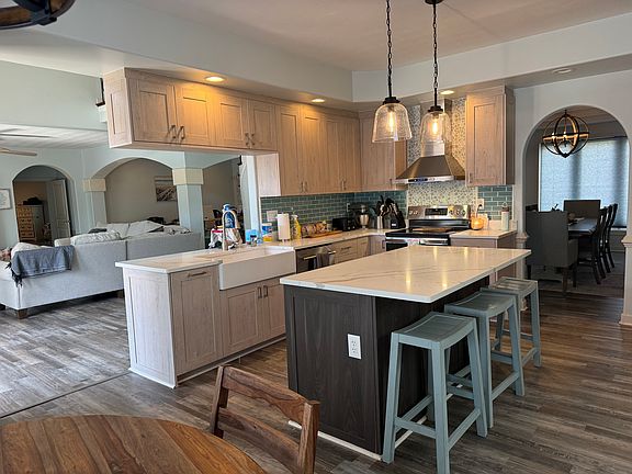 3rd image of 2228 Souverain Ln
