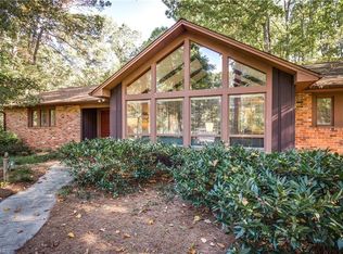 501 Fairidge Dr, Jamestown, NC 27282