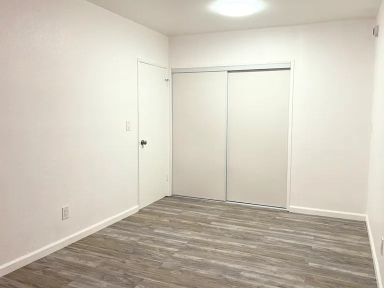bed 2 closet