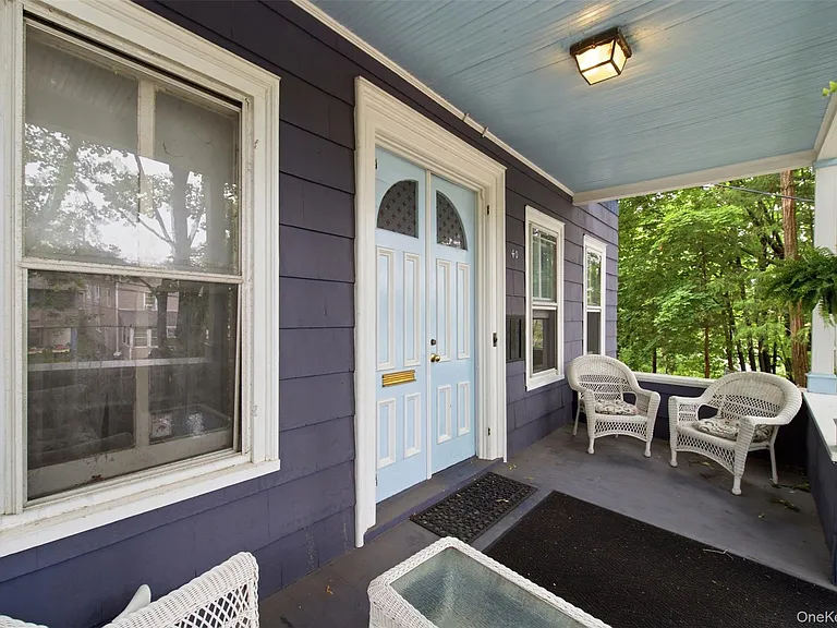40 Scudder Ave — Photo 1
