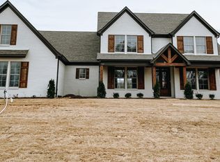 13817 Fairview Rd, Byhalia, MS 38611