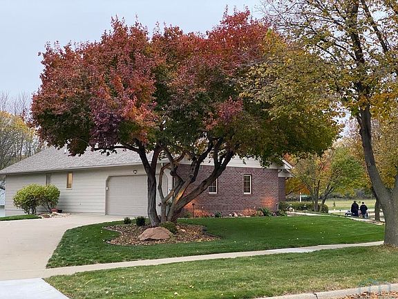 4th image of 3537 Strawberry Ln