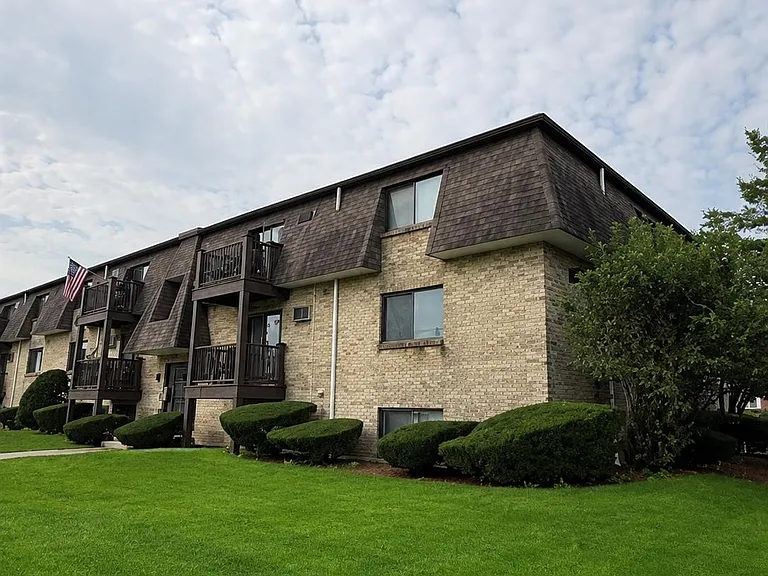 12 Tiffany Rd #3 — Photo 1
