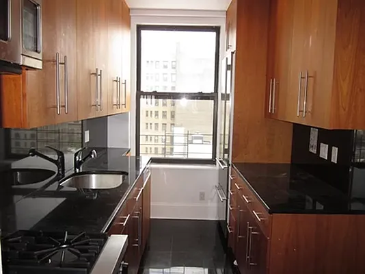 Rented by Metropolitan Equities | media 21