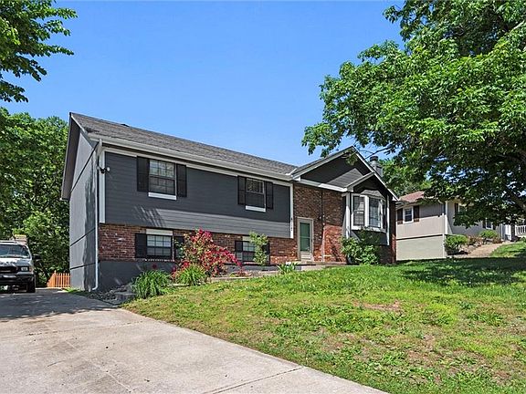 3rd image of 4117 NW Delwood Dr