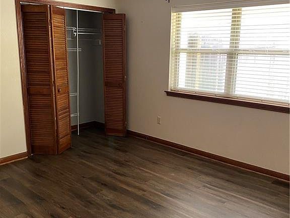 4th image of 115 Driftwood Cir