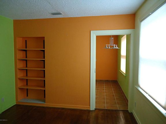 5th image of 1243 Donald St