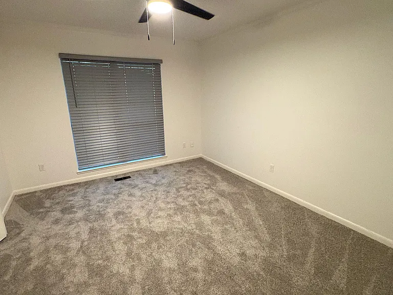 2620 N Taylor St — Photo 15