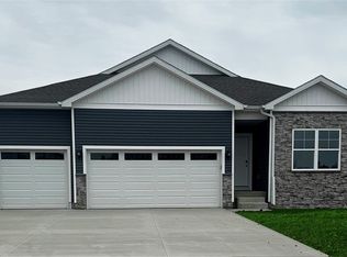 905 Melody Cir, Waukee, IA 50263