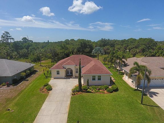 3rd image of 15 Mark Twain Ln