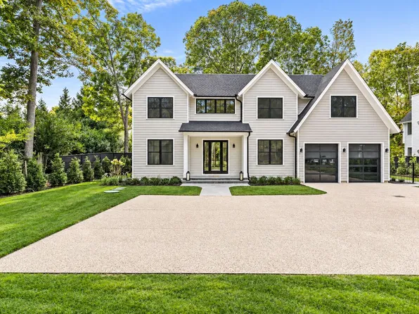 12 Peconic Bay Ave, Southampton, NY 11968