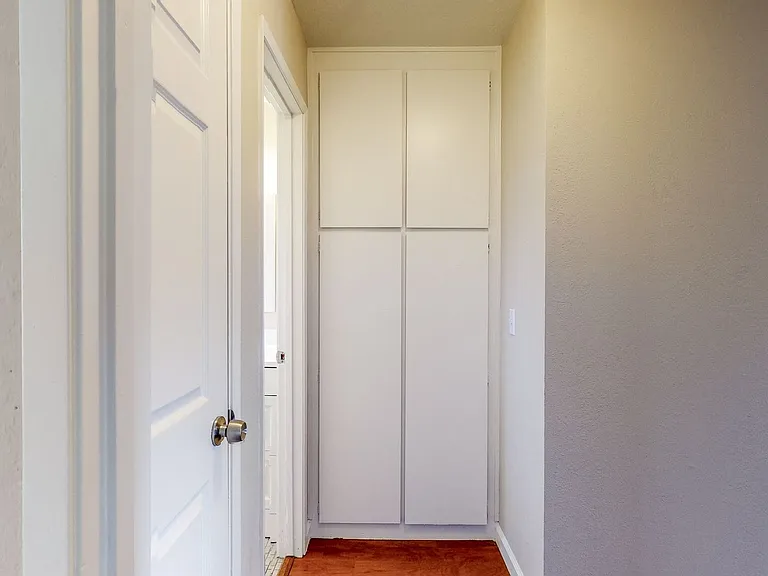 2305 McBride Ln — Photo 16