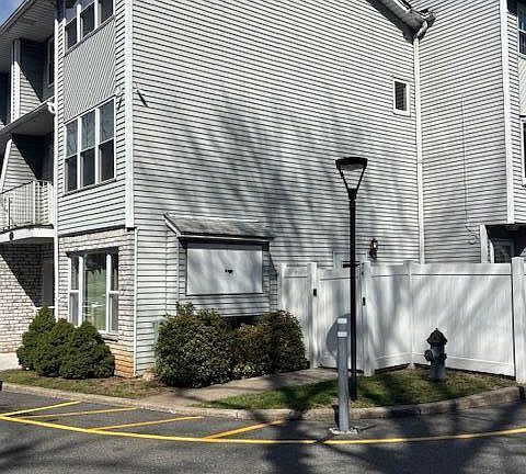 2nd image of 74 Vogel Loop