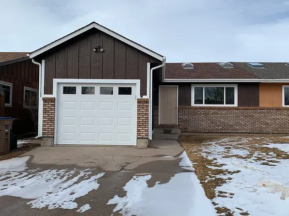 4323 Comanche Dr, Laramie, WY 82072