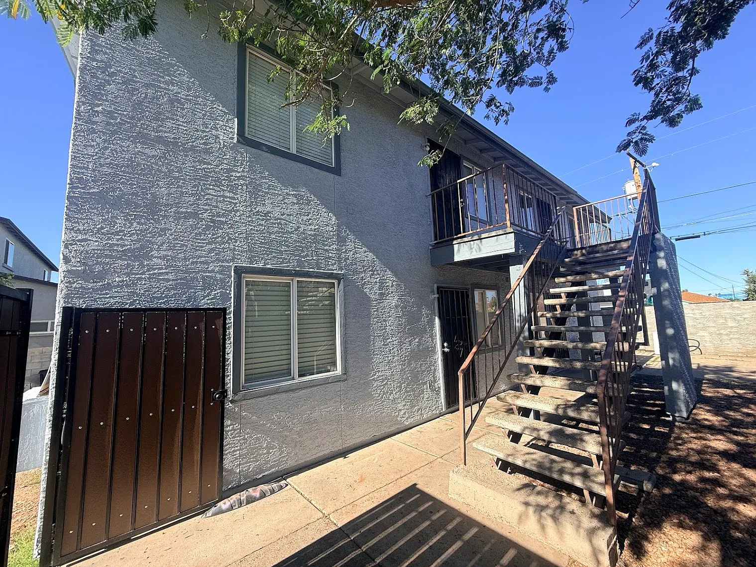 1046 W Polk St — Photo 2