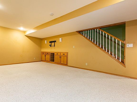 5th image of 1845 Bristol Dr