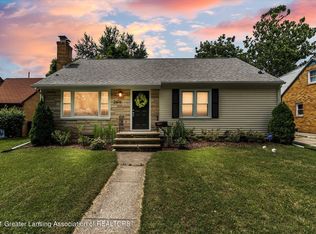 2616 Chatham Rd, Lansing, MI 48910