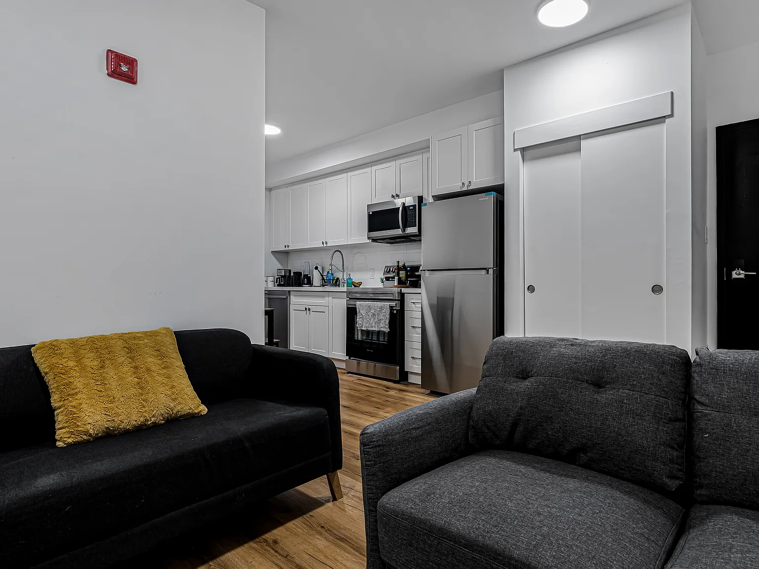2 Bedroom - 610 King St E — Photo 3