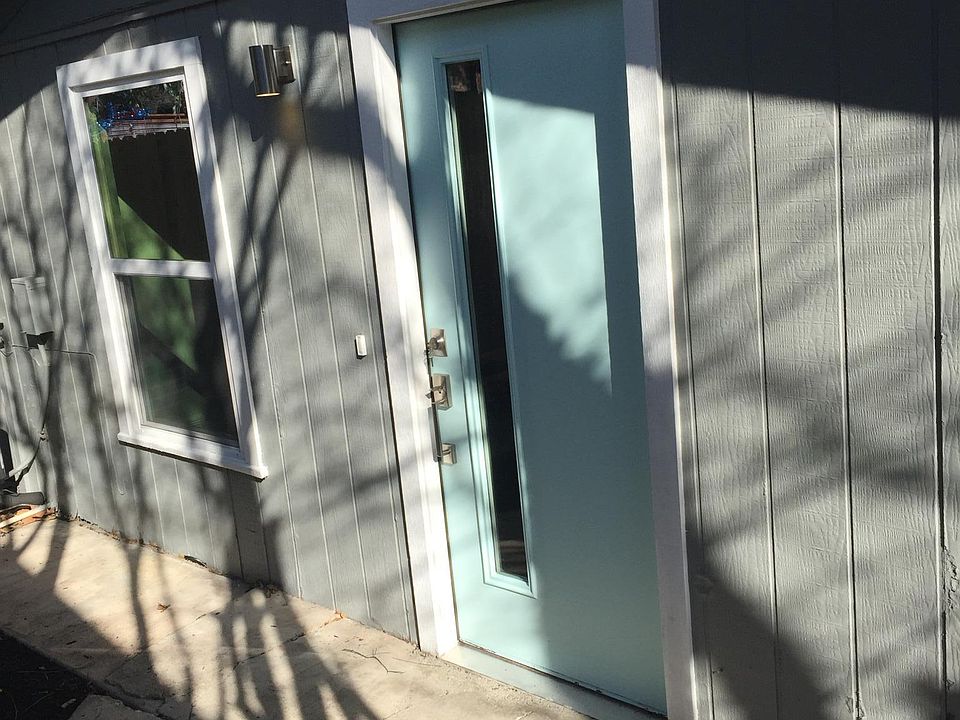 Private Entrance
