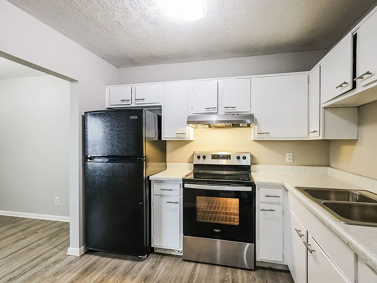 River Glow Apartments — Photo 17