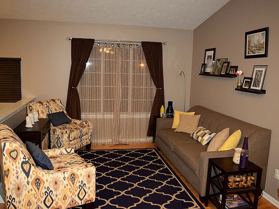 5th image of 3075 Woodglen St NW