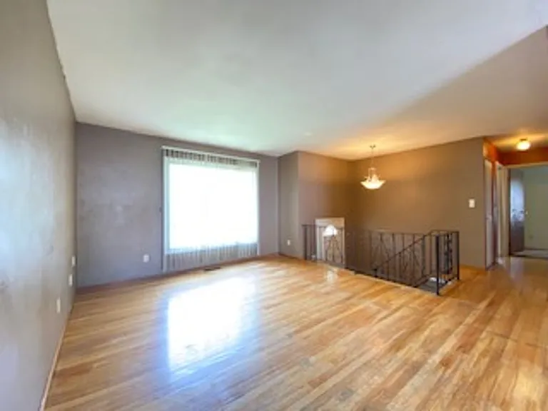 2637 Frances Ave — Photo 3