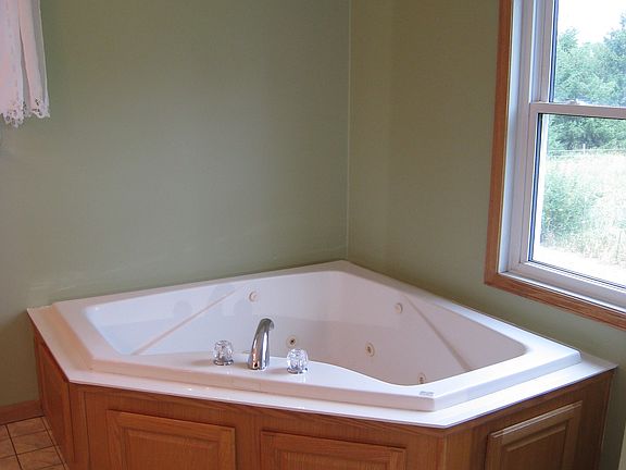 Master Bath 2-Pers Jet Tub