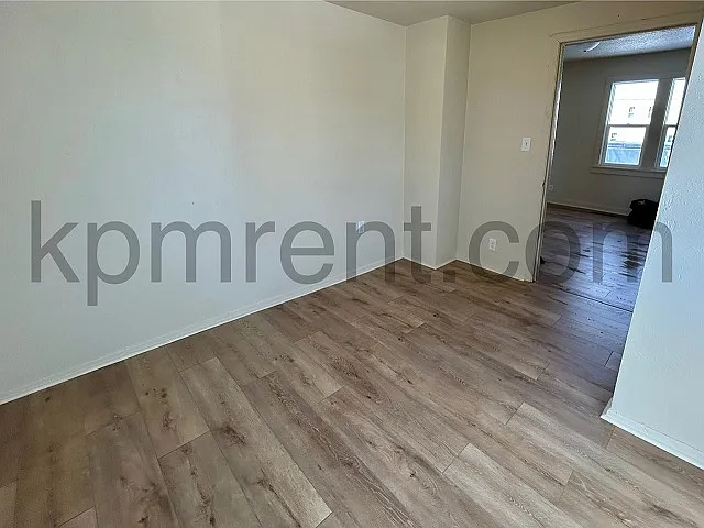 302 19th St NE — Photo 6