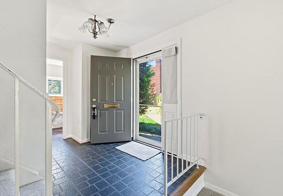 2nd image of 6333 Gildar St