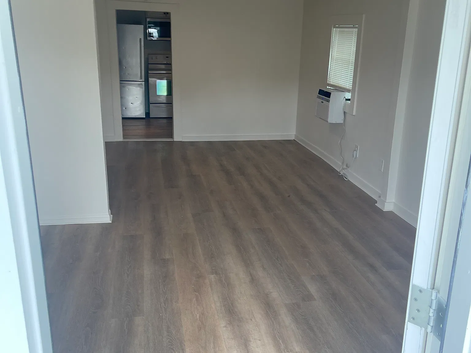 3 bed, 1100 sqft, $1,500 — Photo 2