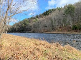 961 Route 590, Lackawaxen, PA 18435