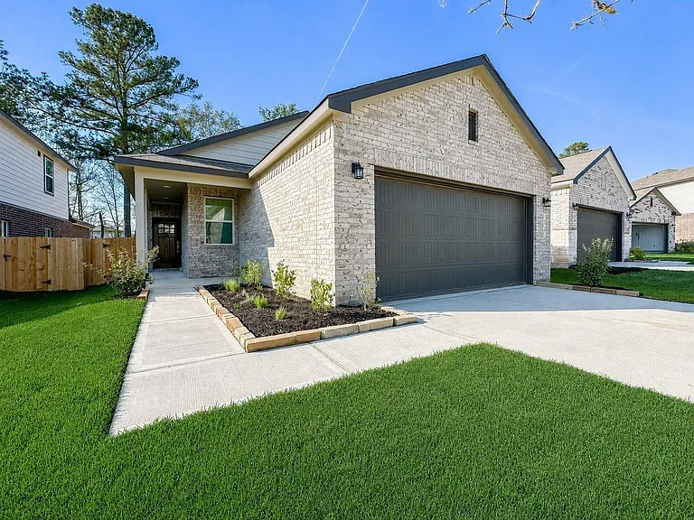 52 Valiant Ridge Trl — Photo 2