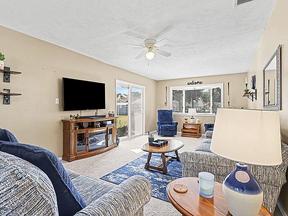 4th image of 28783 Sarabyn St