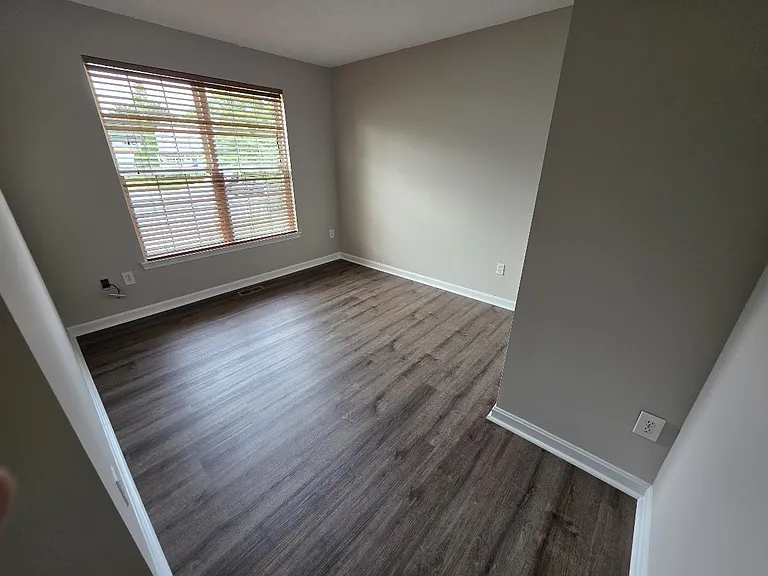 905 Lauren Way — Photo 12