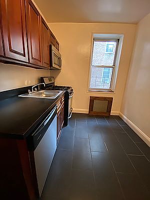 4th image of 110-40 72nd Ave #Bb