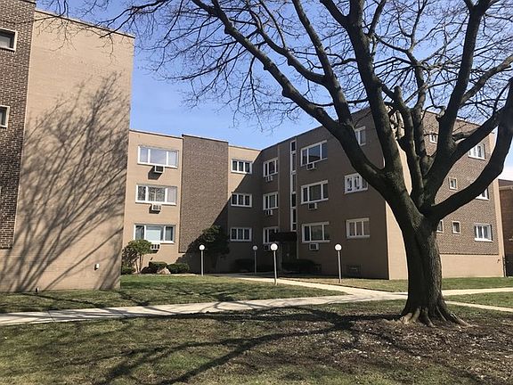 2nd image of 8125 S King Dr APT E1