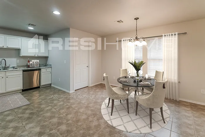 3705 SW 44th St — Photo 13