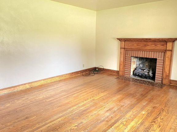 4th image of 505 Hilltop Dr