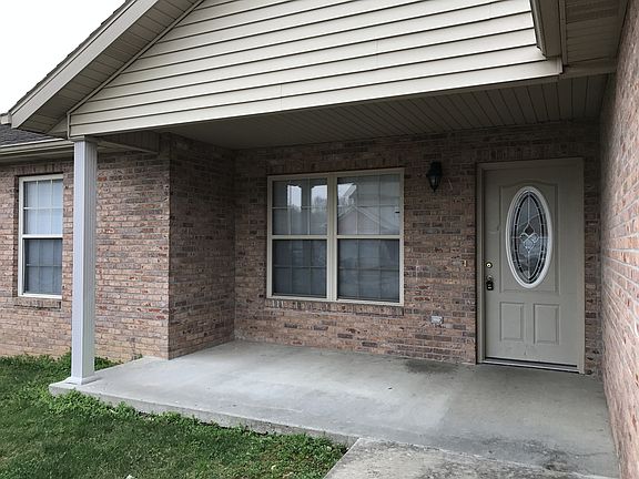 2nd image of 2805 Larkspur Ct